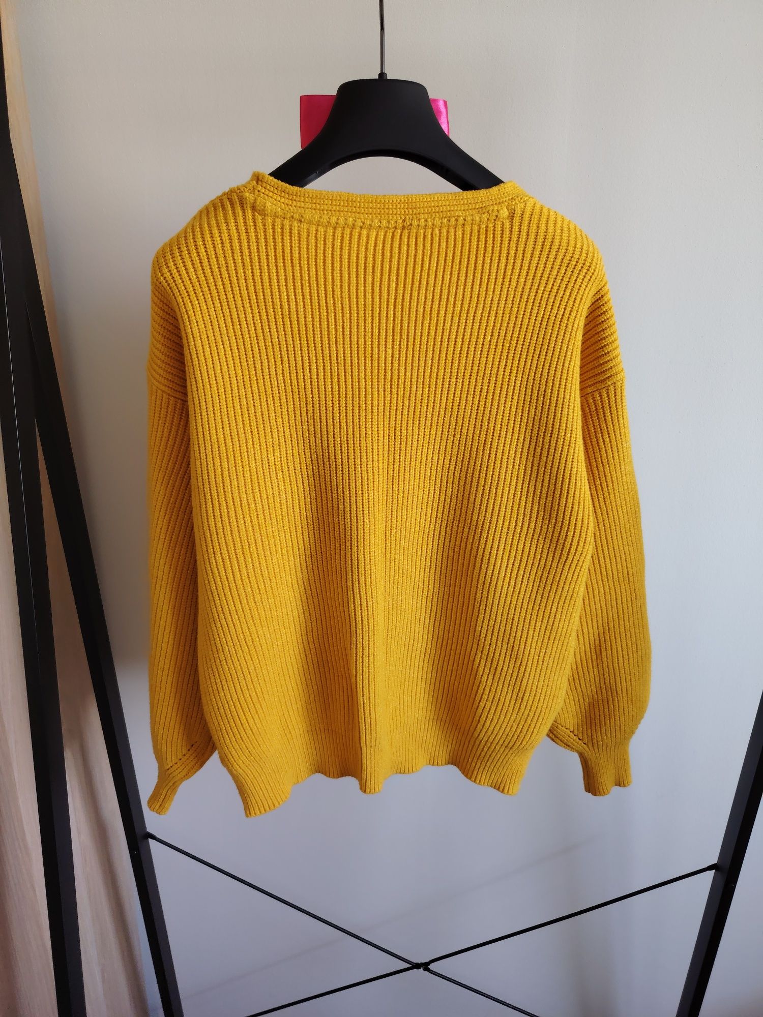 Żółty sweter damski oversize XS/S