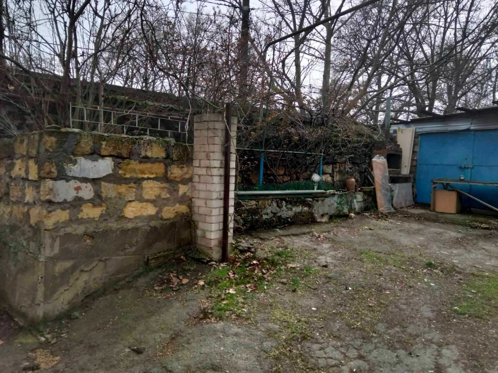 Продам фасадный комплекс помещений под застройку на Молдаванке