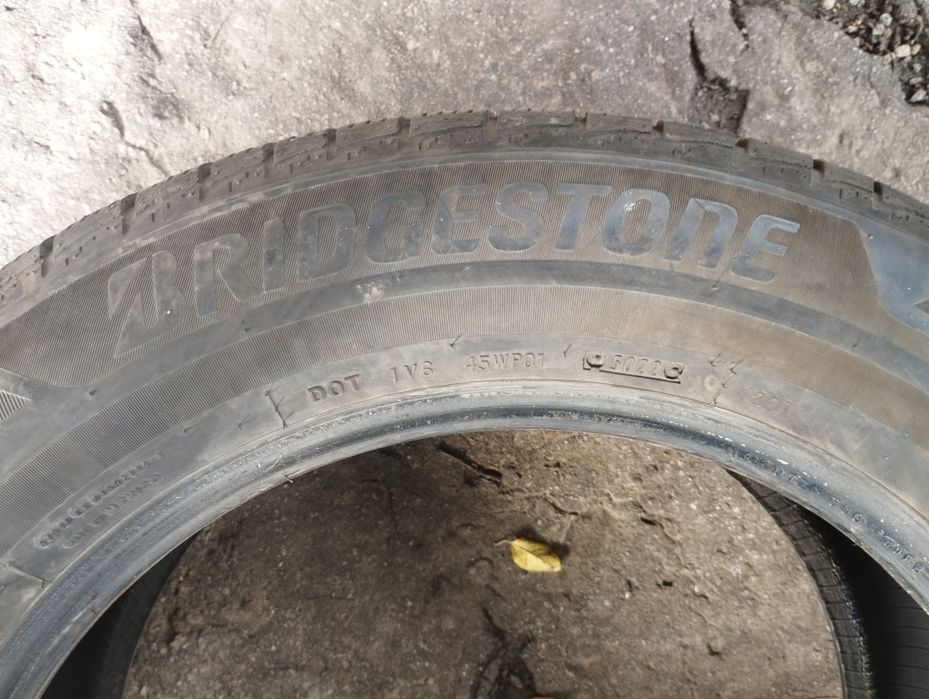 Продам шини Брібженстоун,розмір R18,комплект зима