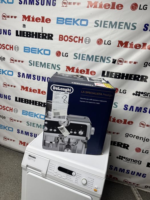 Ріжкова кавоварка DeLonghi EC 9355 M La Specialista Prestigio