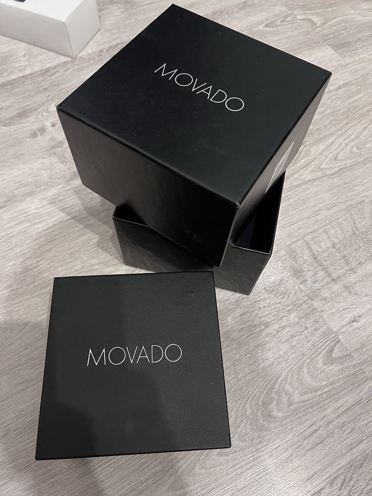 Швейцарський годинник Movado