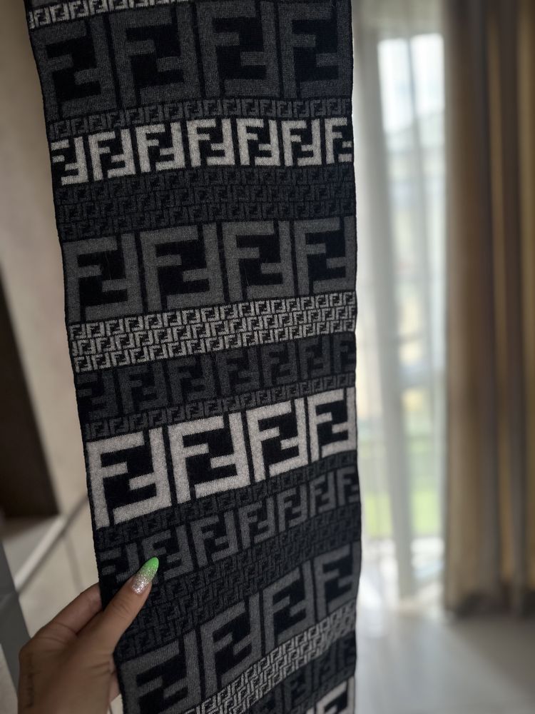 Монограмний шарф Fendi, оригінал