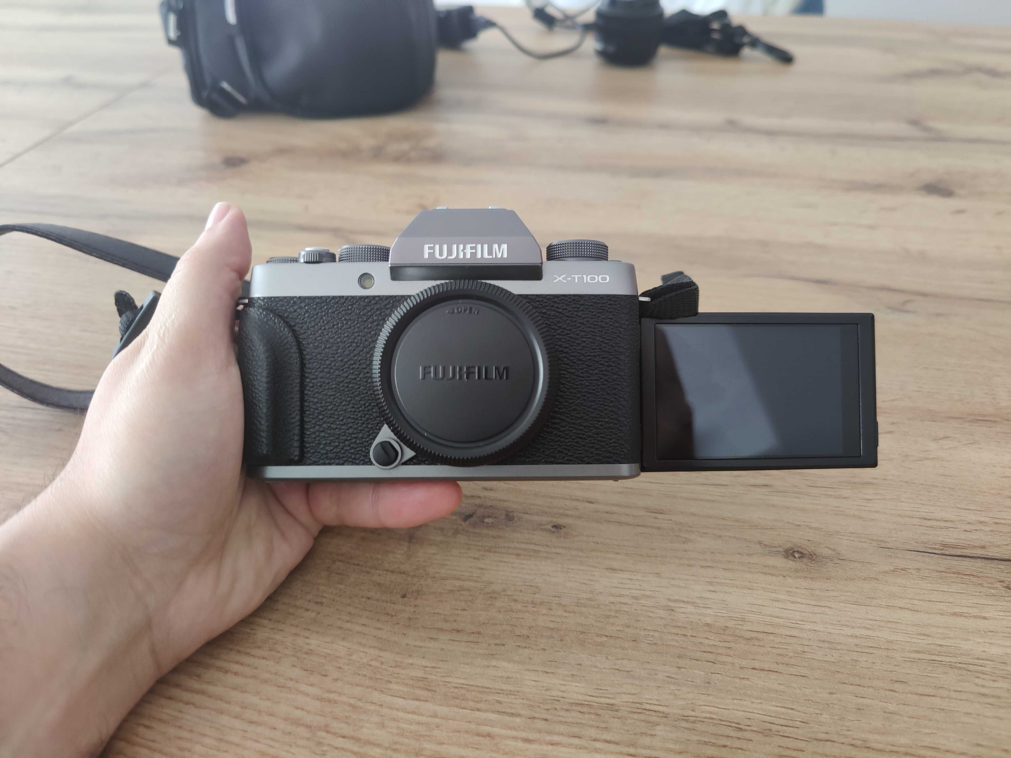Máquina Fotográfica Fujifilm X-T100 c/ Objetiva 15-45mm f/3.5-5.6