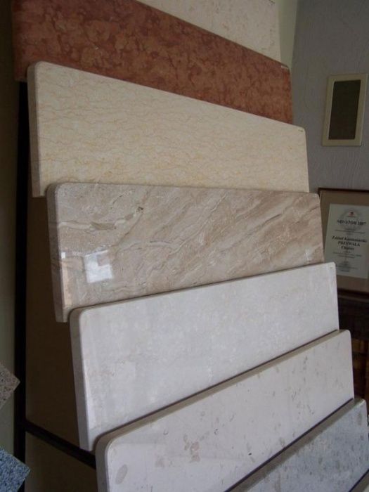Parapety granitowe, marmurowe,konglomerat.