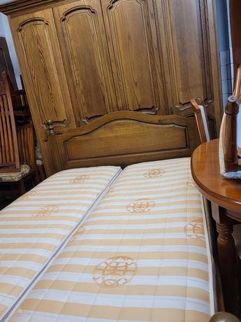 Sypialnia debowa szafa oraz kompletne łoże 140szer