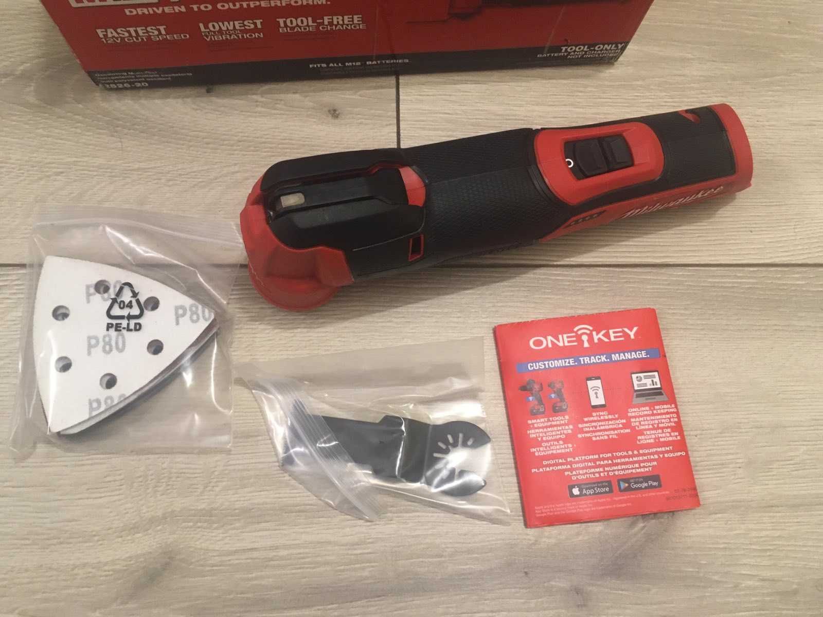 Milwaukee M12 2526-20 (реноватор) FUEL™ Аккумуляторный мультитул