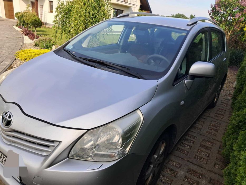 Toyota VERSO 2.0 D4D 2010r