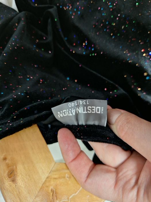 Продам костюм (купальник] для  виступу