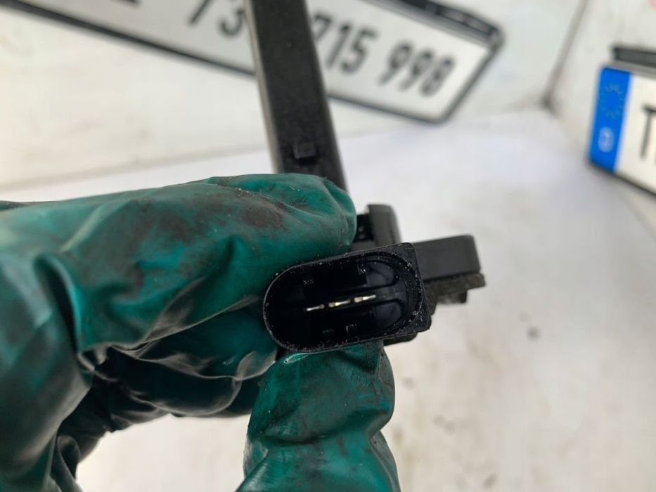 CZUJNIK POZIOMU OLEJU 7501786 BMW E46 E90 E91 E92