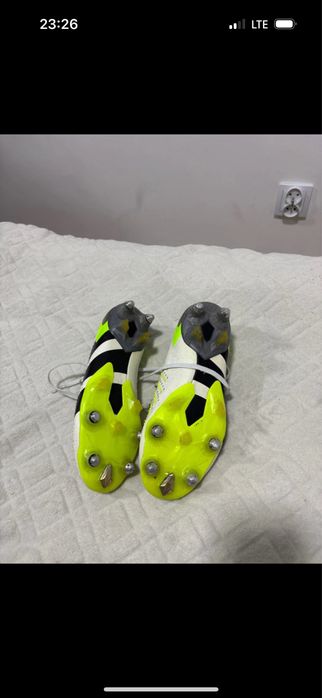 Profesjonalne korki adidasa mixy