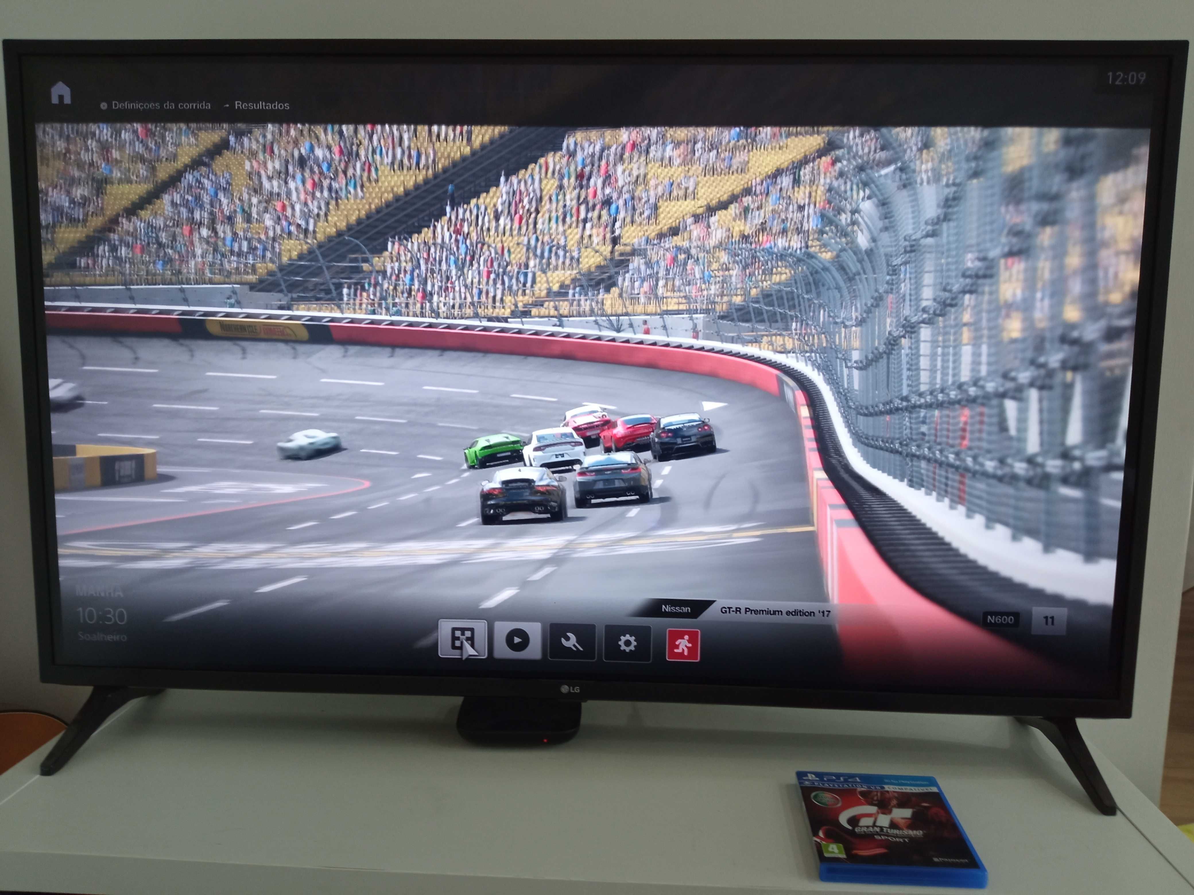 Consola PS4 GT  com 2x Comandos 3x Jogos á escolha.