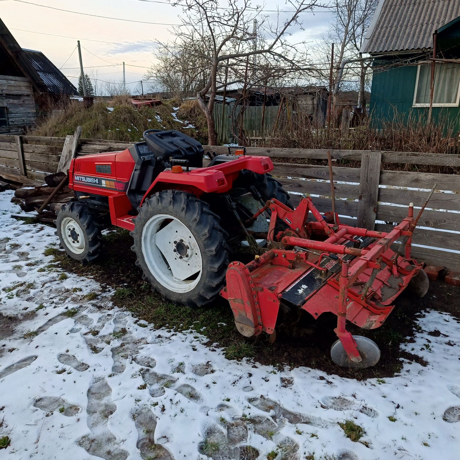 Міні-трактор Mitsubishi MT20