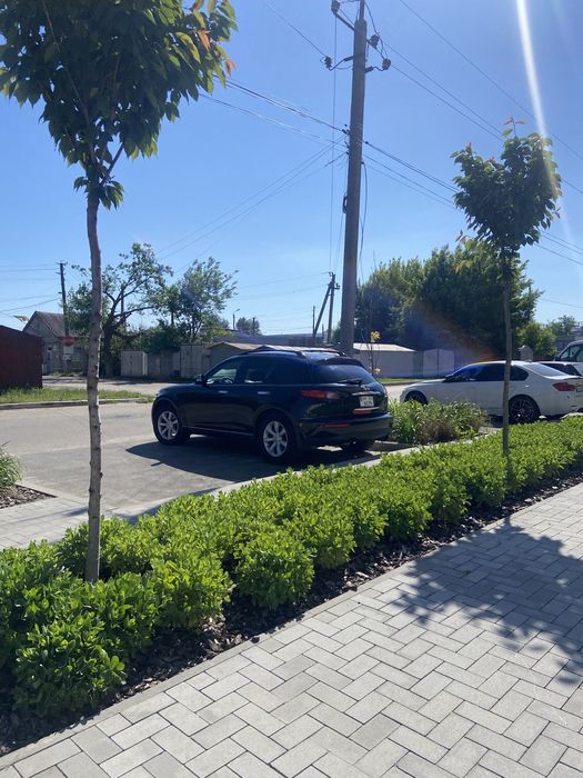 Продаю власне авто Infinity fx 35