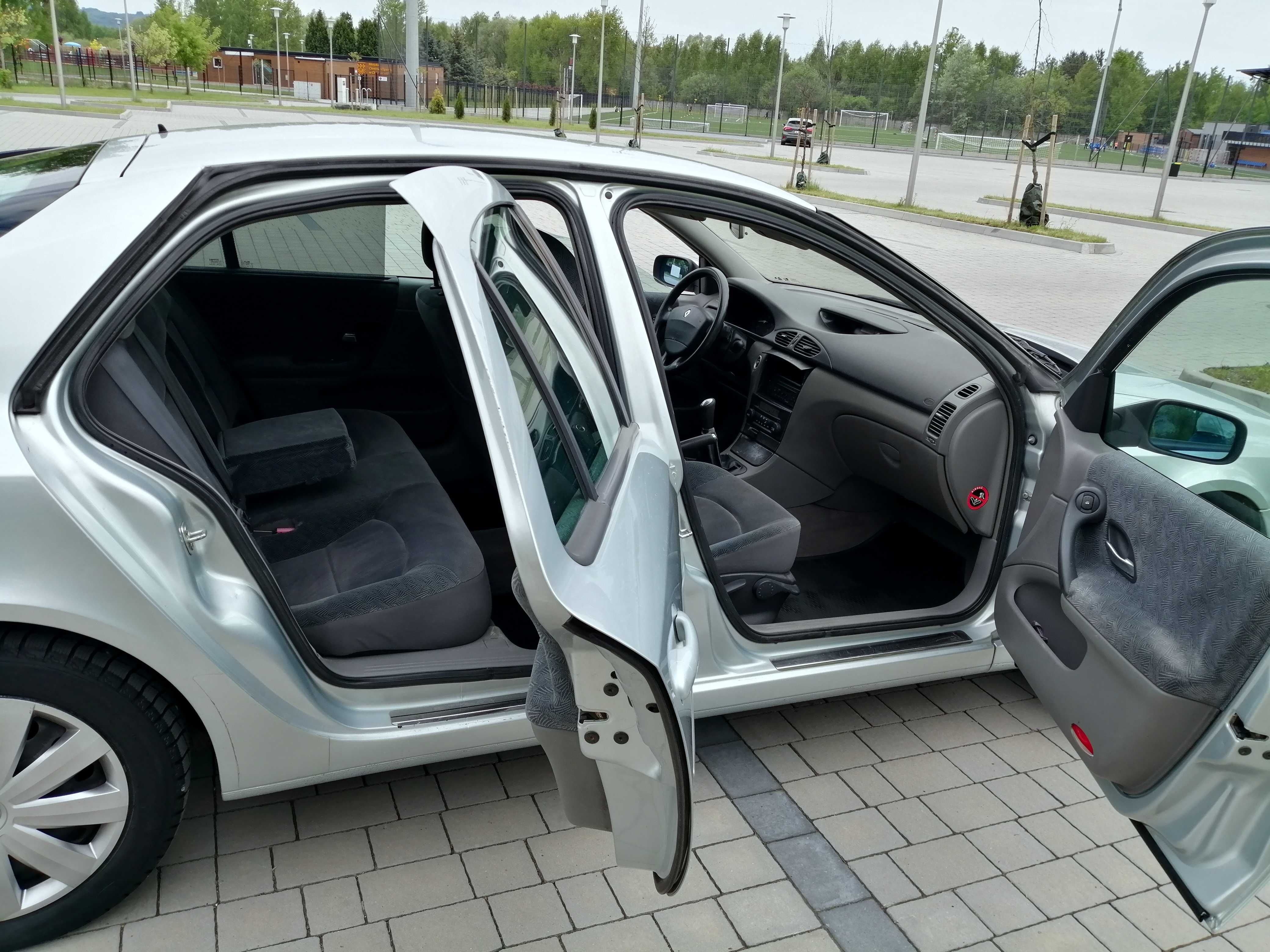 Renault Laguna 1,8 LIFT 125 KM 180 tys KOMPUTER Długie Opłaty SALON PL