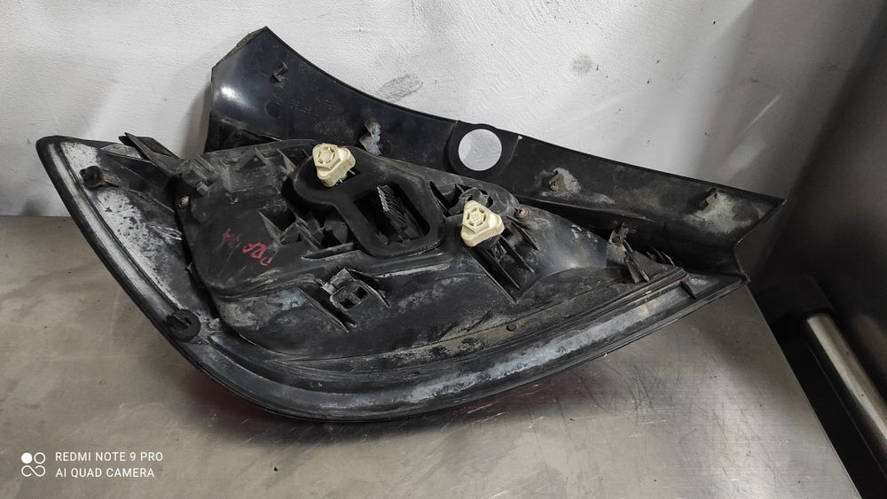 Opel Astra H HB lampa prawa tył komletna