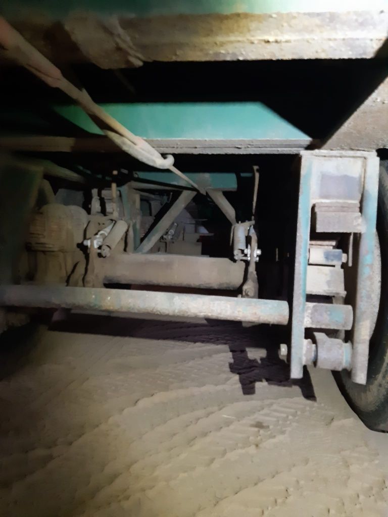 Przyczepa 3 osie hydraulika