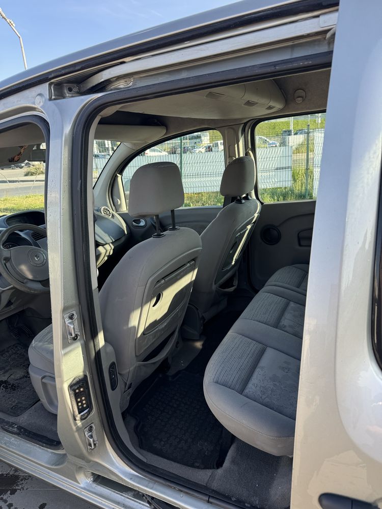 Renault kangoo 4 drzwi osobowe OKAZJA Wrocław długie opłaty klim ocRok