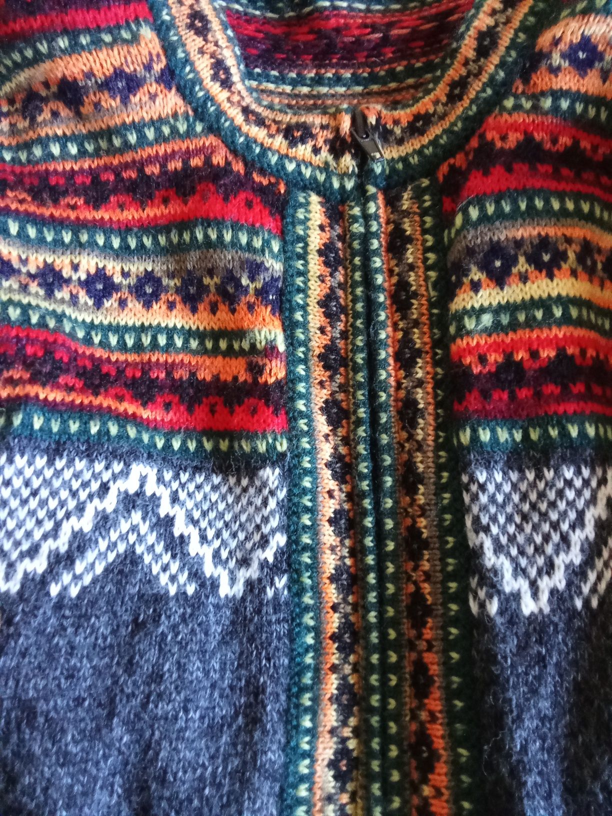 Vendo várias peças lã. Em bom estado e muito quentinhas!