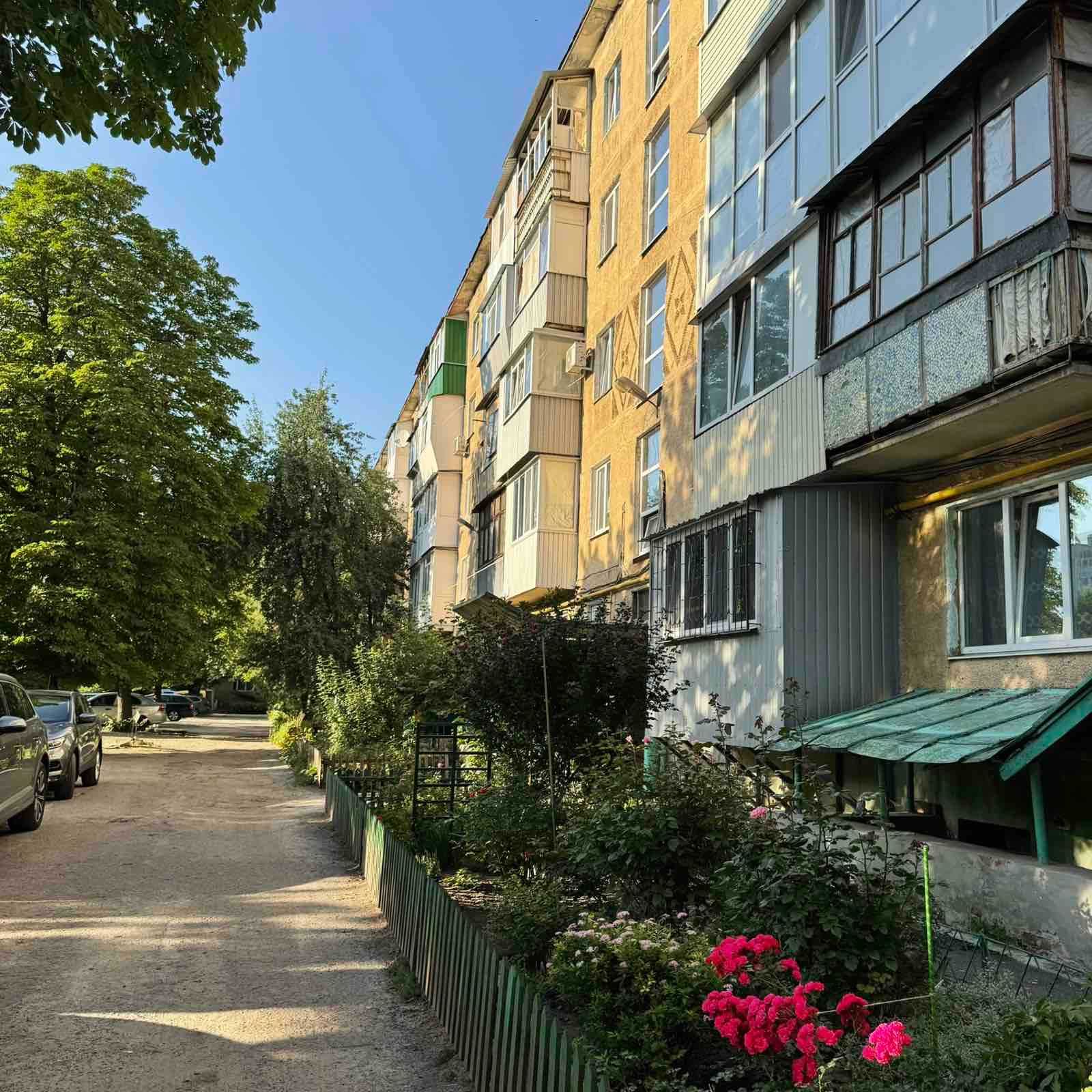 2кімнатна, Київський р-н, ТЦ Киів, з меблями і технікою