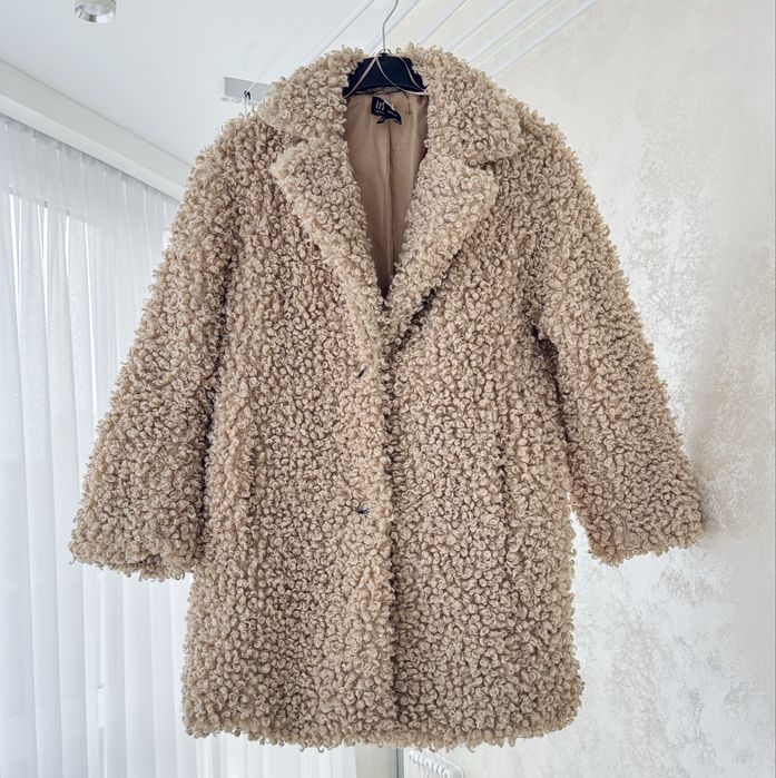 Шуба Zara S/M пудрова