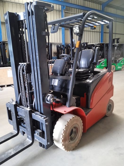 Empilhador Elétrico HC (2021)