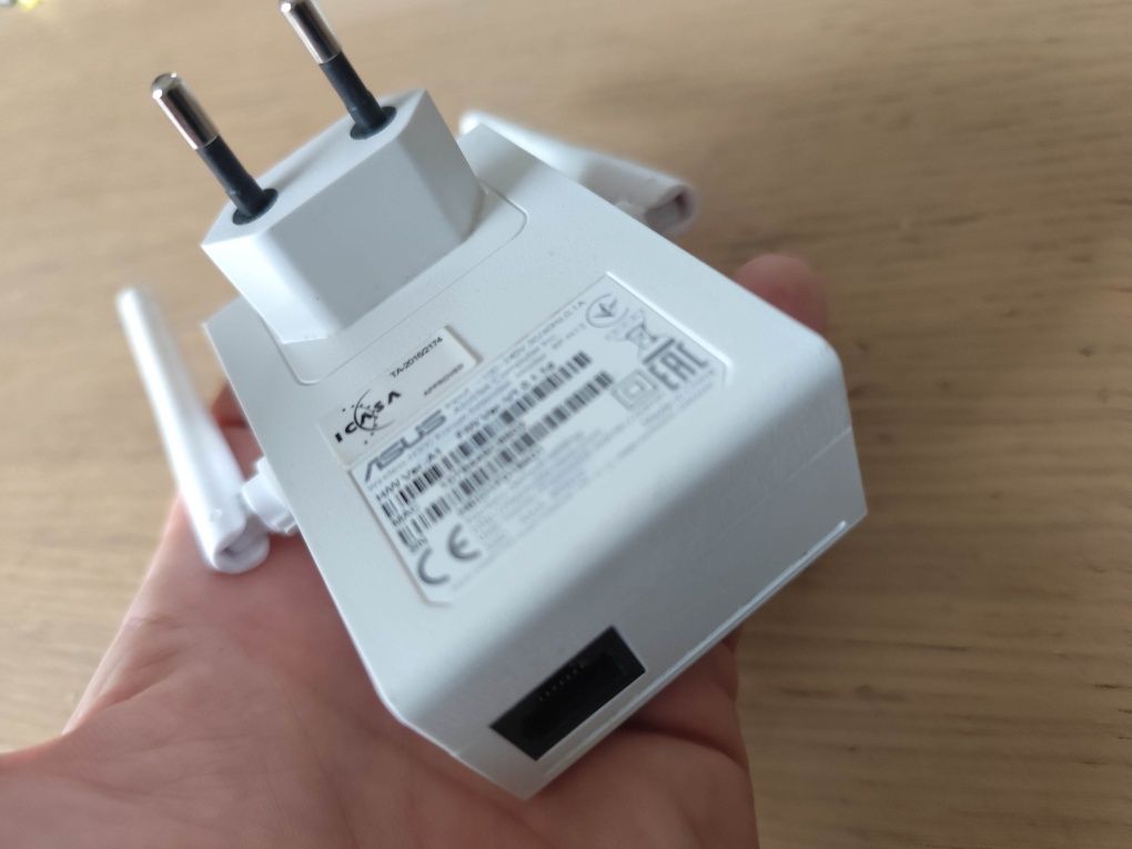 Wzmacniacz WiFi i Repeater Asus N300 RP-N12