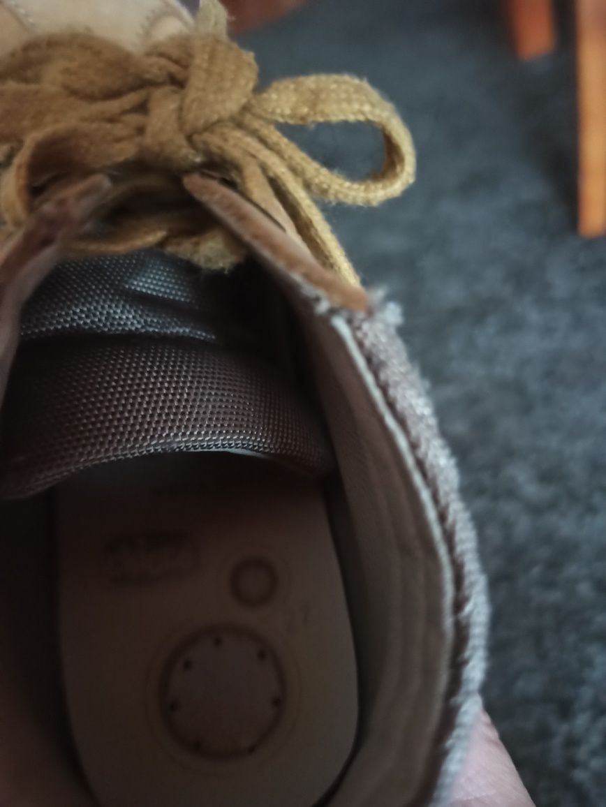 Botas chicco tamanho 27