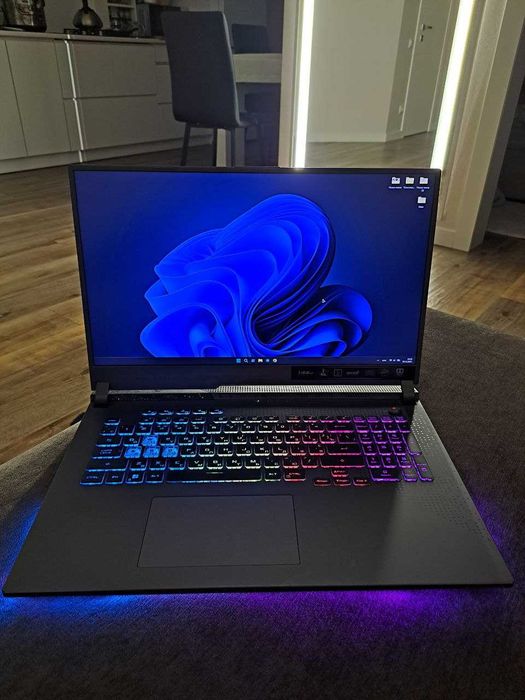 ASUS ROG Strix G17 (Ryzen 7 6800H / 32GB Kingston FURY / RTX 3050)