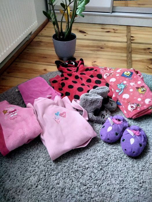 Піжама, халат, кенгурумі, кімнатні тапочки, тапки