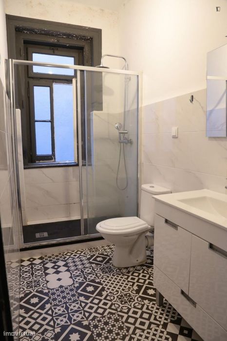 Quarto - localizado em Arroios Lisbon