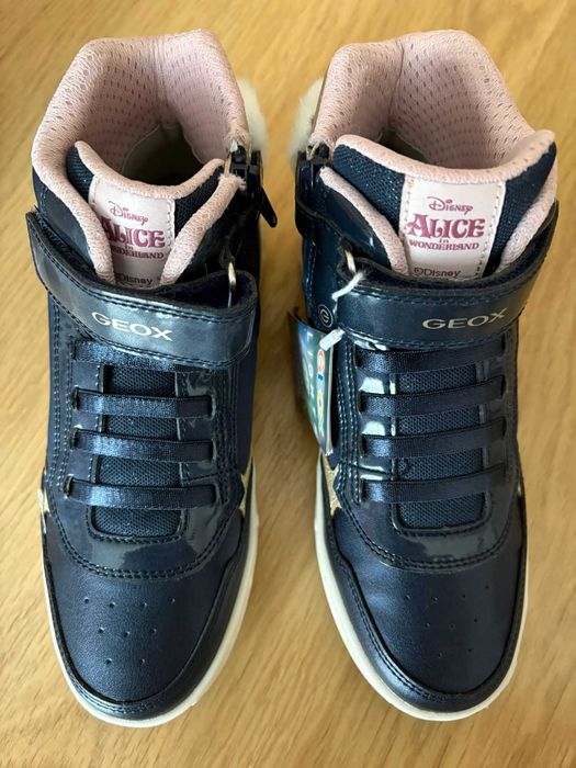 Geox Disney - Alice no País das Maravilhas  - Tamanho 34