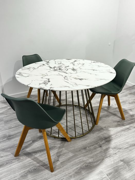 Mesa de Jantar Redonda + Cadeiras