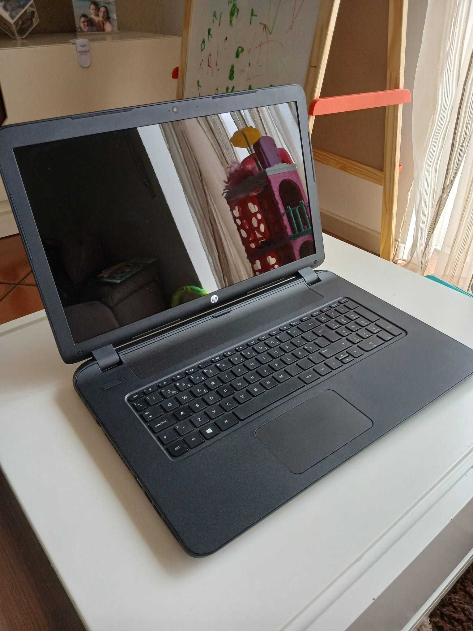 HP Notebook 17-p003np | Ecrã 17" | Ótimo Estado