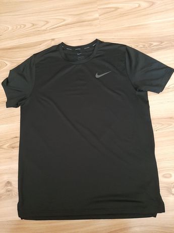 Koszulka firmy Nike rozmiar M-L