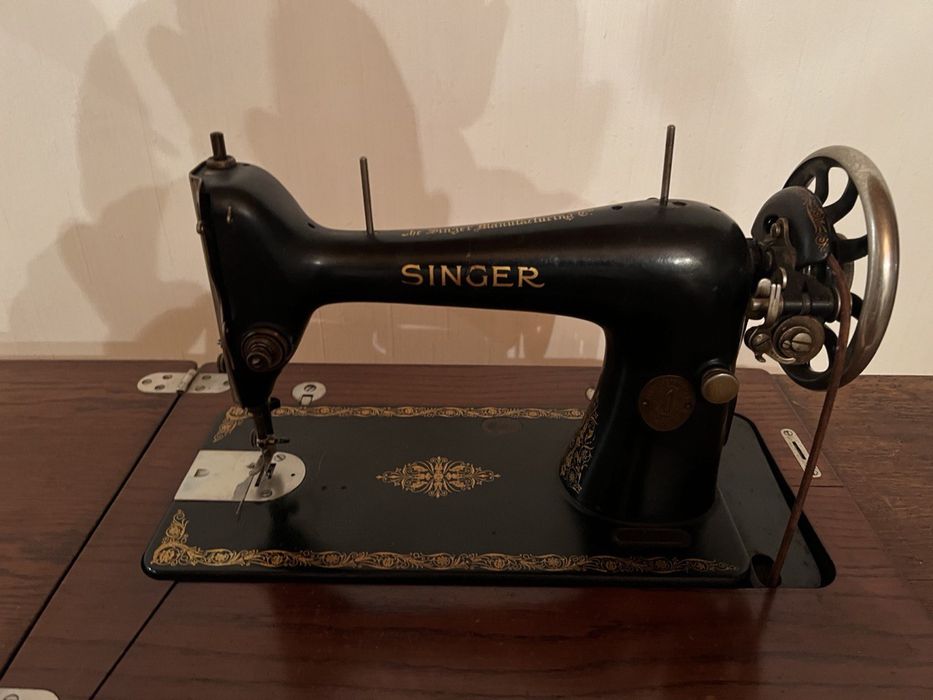 Швейна машинка Singer