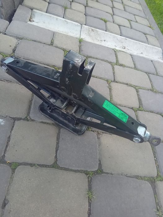 Домкрат для авто