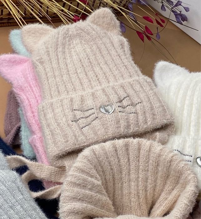 Зимовий набір шапка і хомут/шапка для дівчинки/тепла/киця/шапка зимова