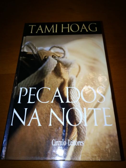 Livro Pecados na noite - Tami Hoag