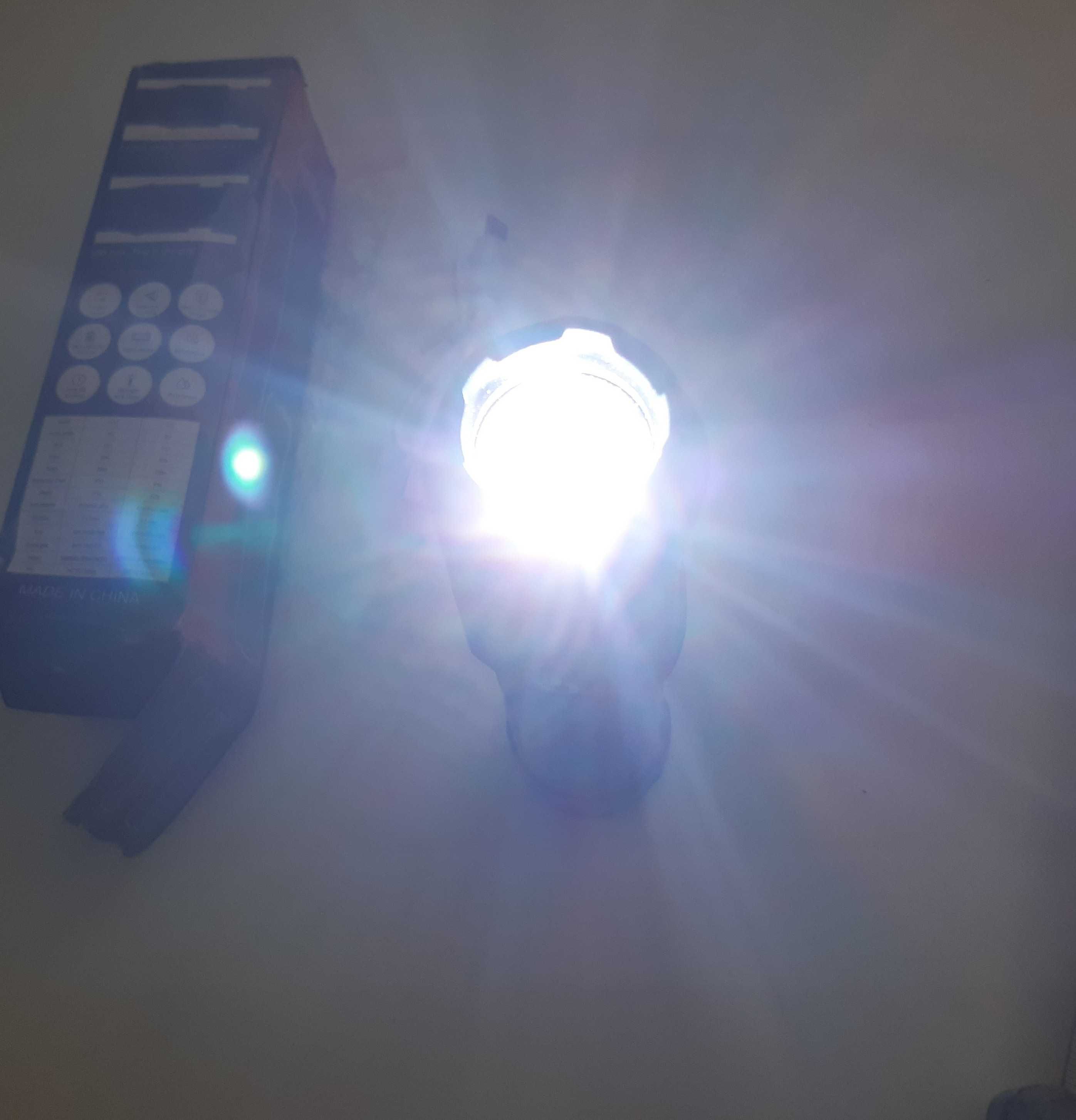 Potente Lanterna d Mão LED Zoom USB Bateria Embutida Recarregável Nova