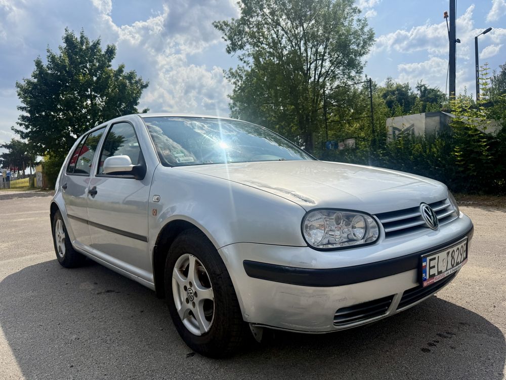 VW Golf/2003r/1.6 LPG/technicznie bdb/2x opony