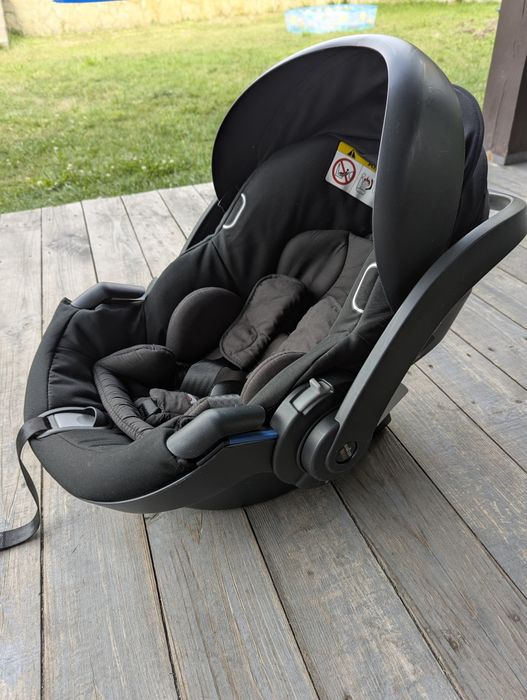 Автокрісло з народження. Терміново!