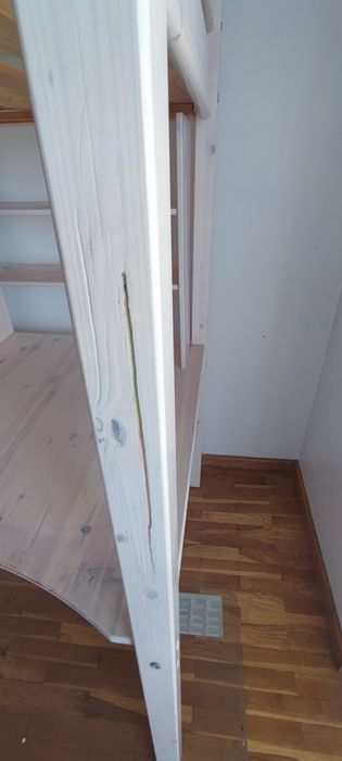 Beliche Flexa em pinho branco com secretária e sofá – 2ª mão