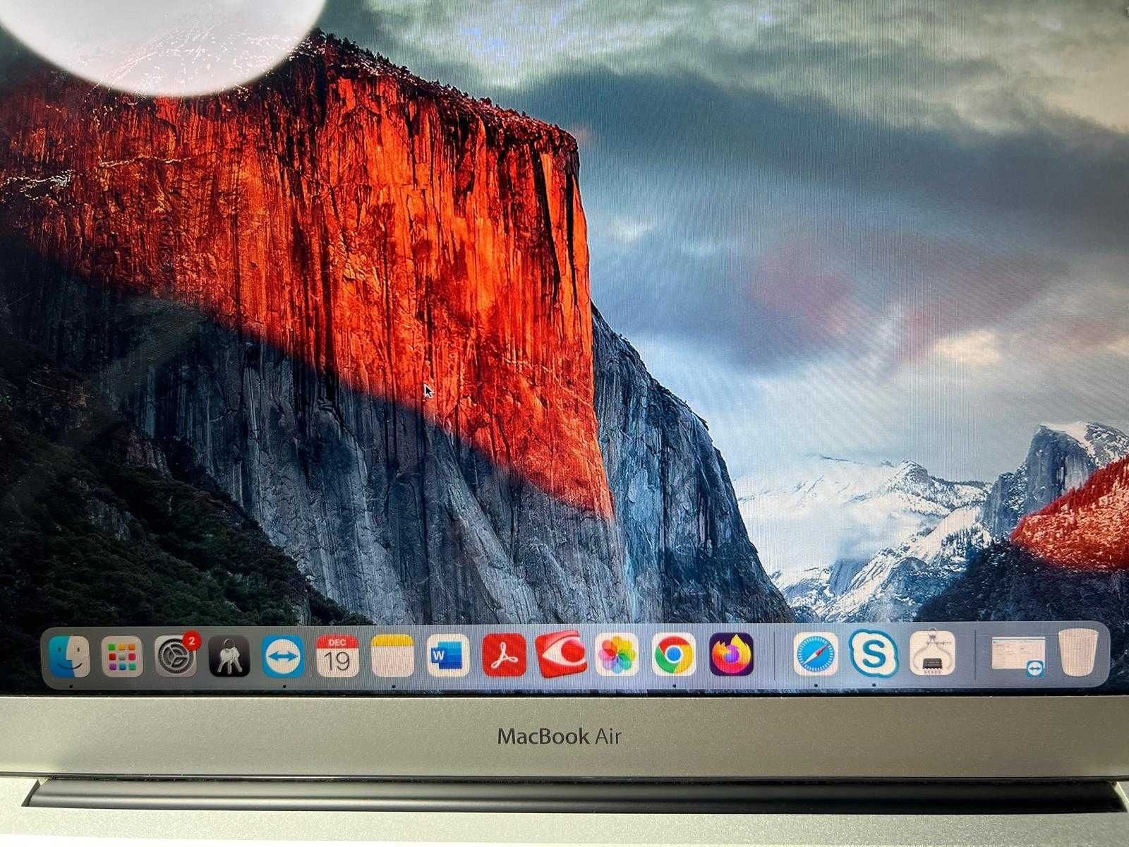 Laptop Apple MacBook Air 13.3" 256GB srebrny w super stanie