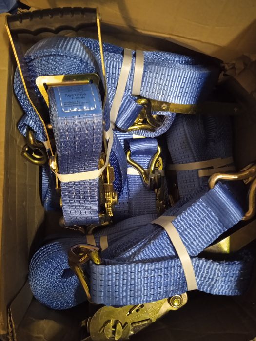 Стяжні ремні. Нові. З великою і малою.трещіткою. довжина 10м.9м.8м.