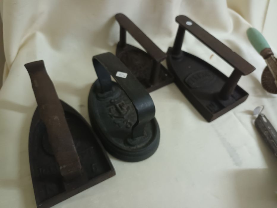 Ferro a carvão e cunhas