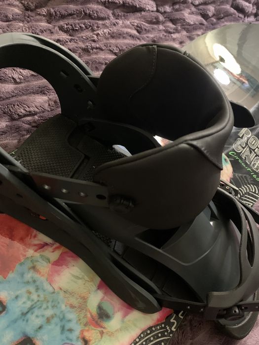 Сноуборд Rossignol з кріпленнями Burton, ботинками та чохлом