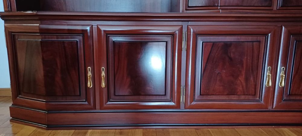Móvel de sala em cerejeira
