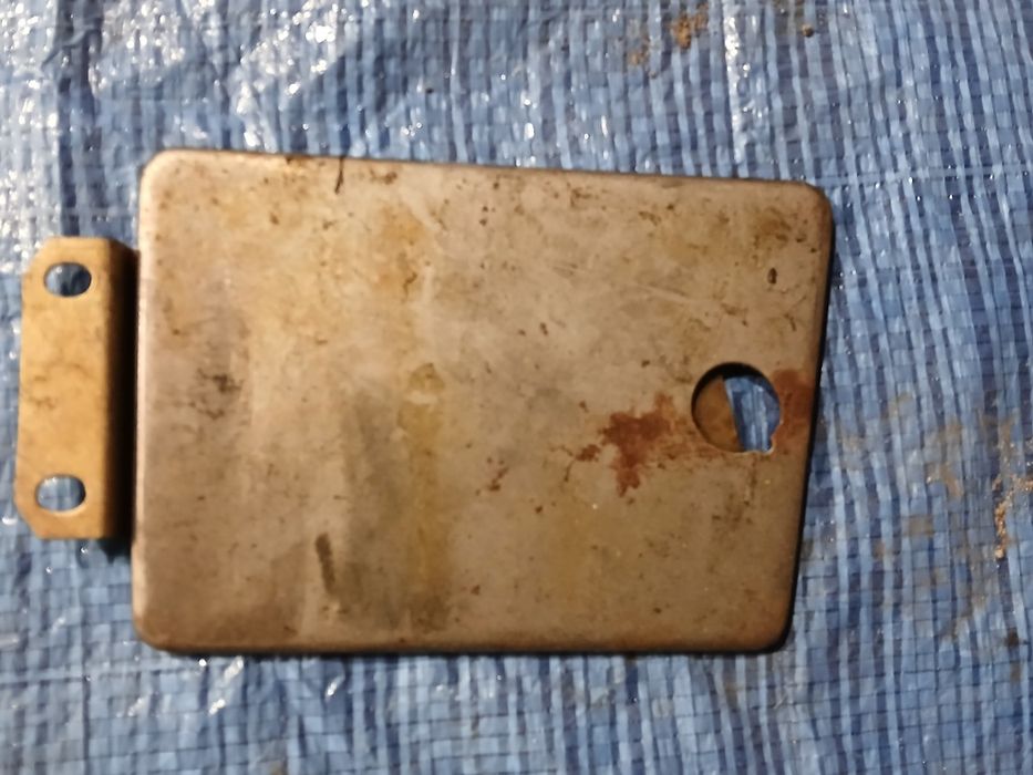Klapka wlewu paliwa fiat 125p
