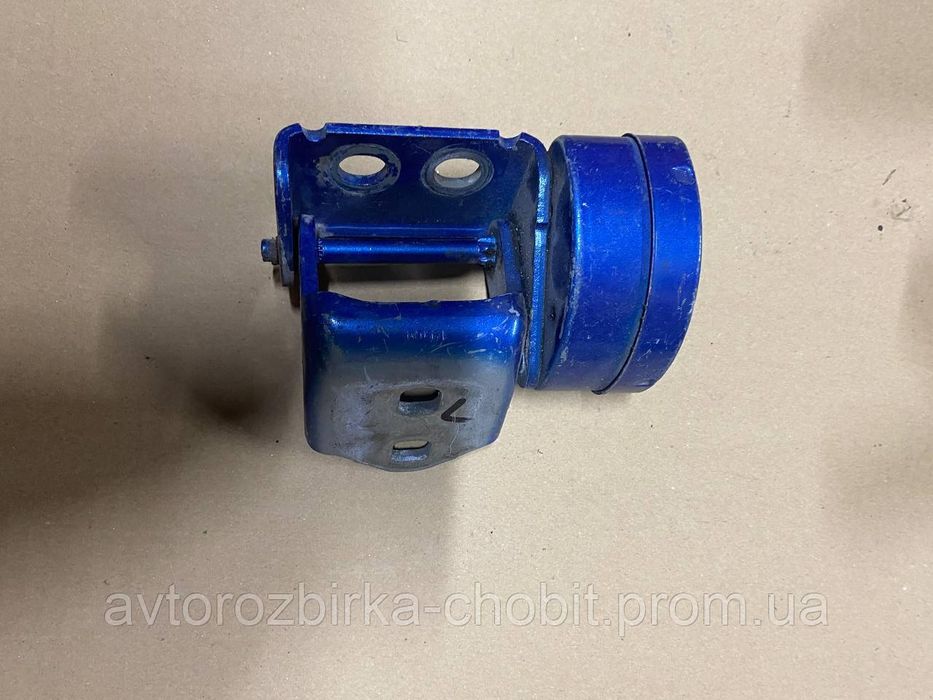 Петля задніх лівих дверей нижня Renault Megane II, Scenic II