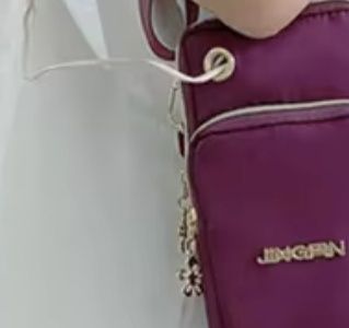 Bolsa crossbody BORDEAUX de ombro para telemóvel e fones de ouvido.